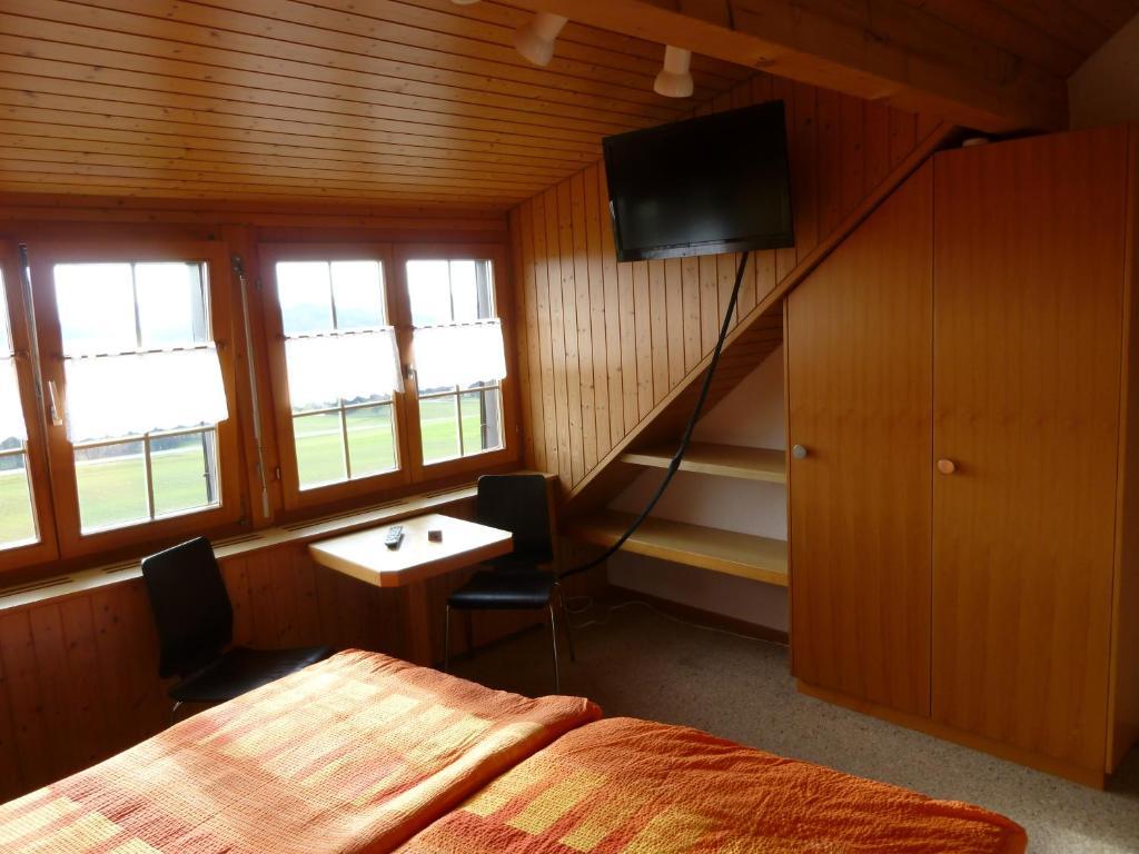Alpenblick Ferenberg Bern Hotel Stettlen Ruang foto